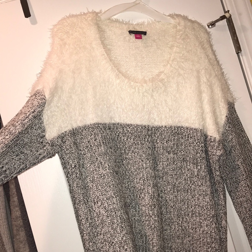Vince Camuto sweater!!